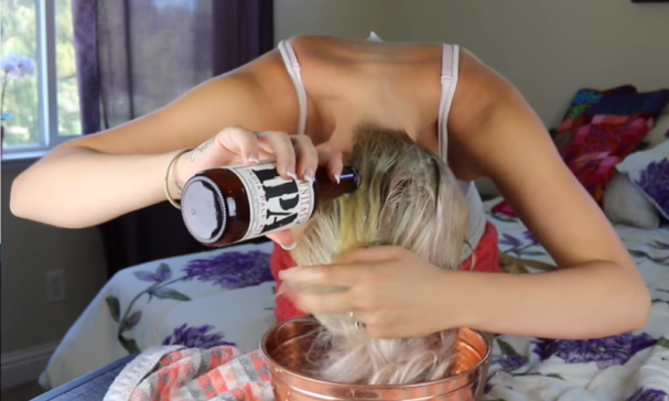 Haar wassen met bier Haar wassen met bier